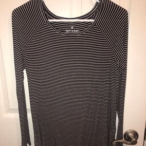 maroon long sleeve shirt